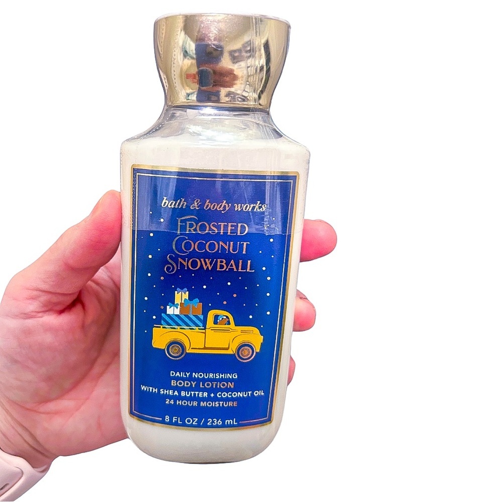 BATH AND BODY WORKS | Frosted Coconut Snowball Seasonal Lotion | Brand New |